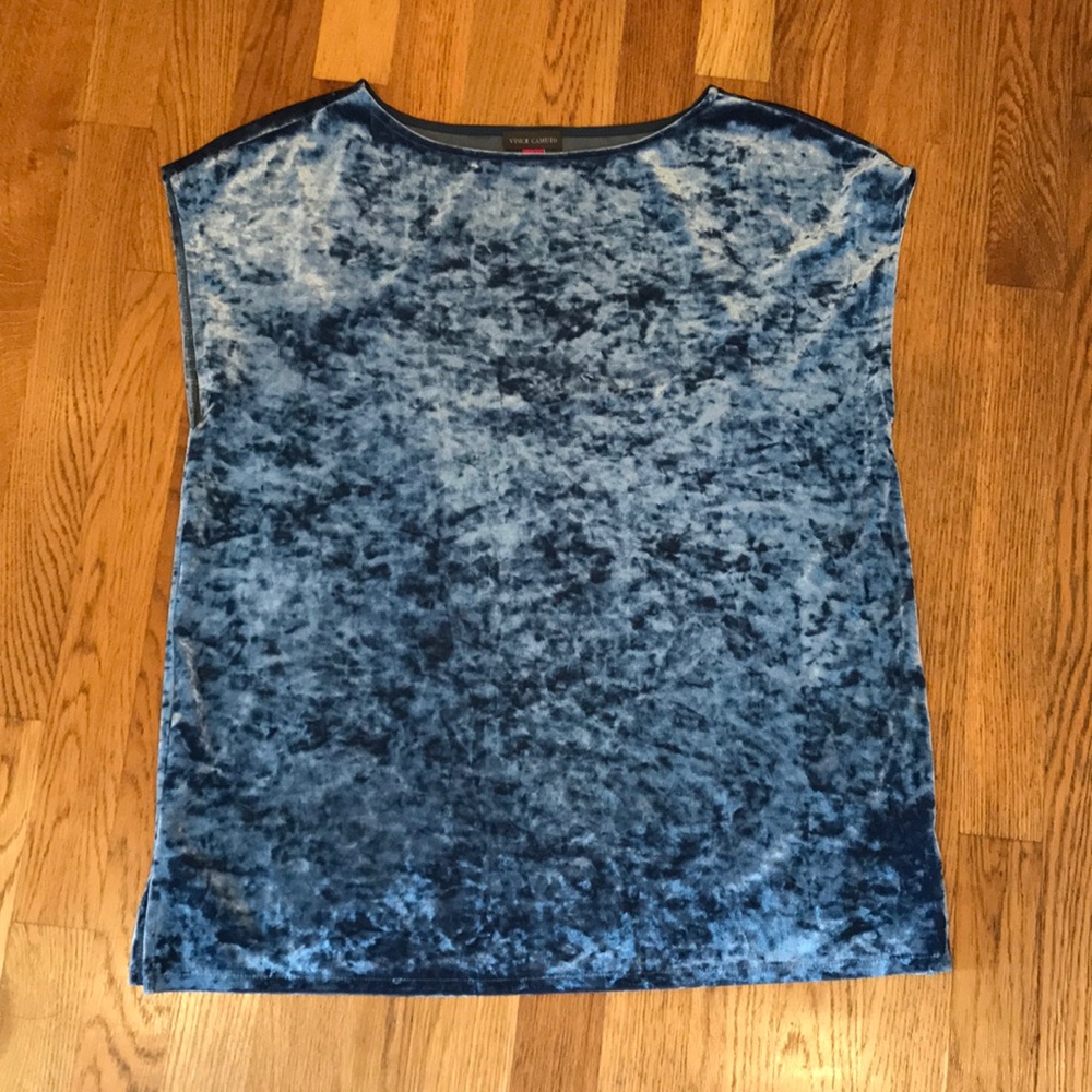 Women’s size small medium blue crush velvet stretch T